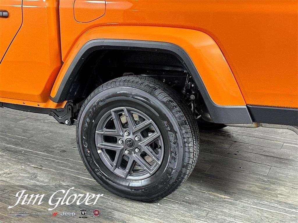 new 2025 Jeep Gladiator car, priced at $44,731
