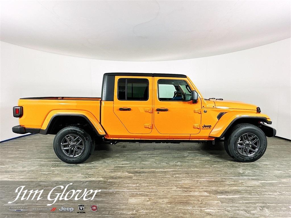 new 2025 Jeep Gladiator car, priced at $44,731