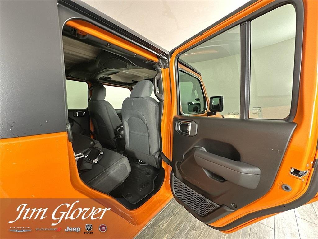 new 2025 Jeep Gladiator car, priced at $44,731