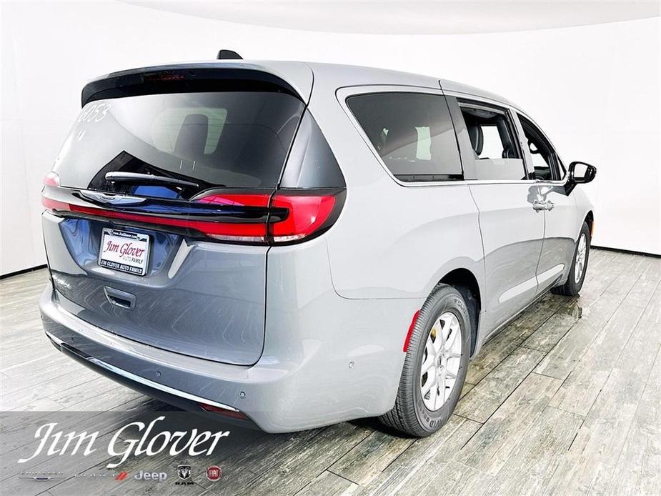 new 2025 Chrysler Pacifica car, priced at $39,920