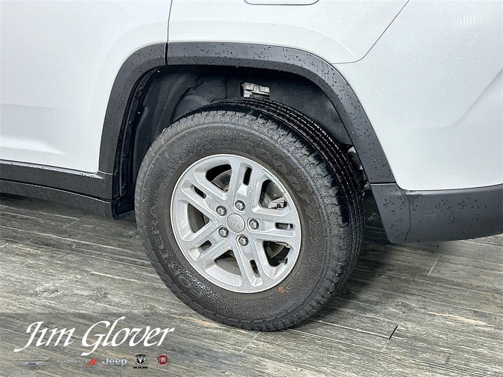 used 2023 Jeep Grand Cherokee car, priced at $30,727
