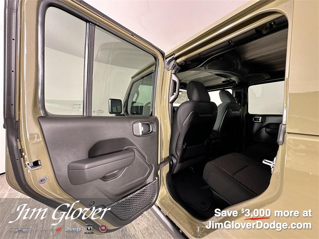 new 2025 Jeep Gladiator car, priced at $52,653