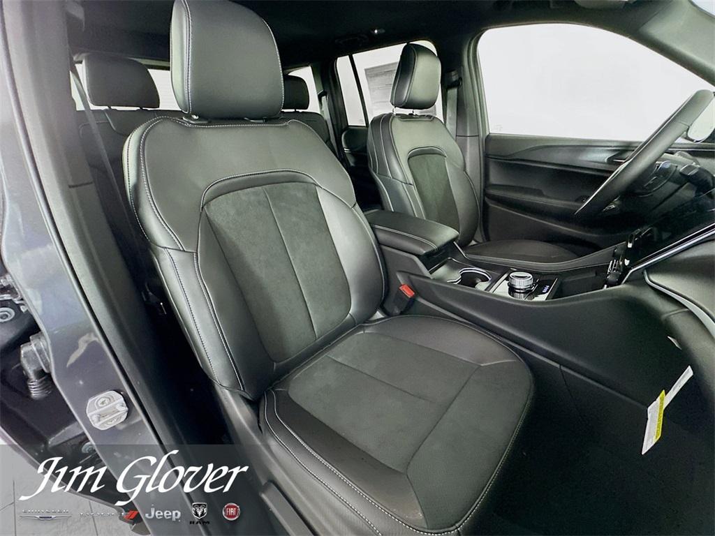 new 2025 Jeep Grand Cherokee car, priced at $41,524