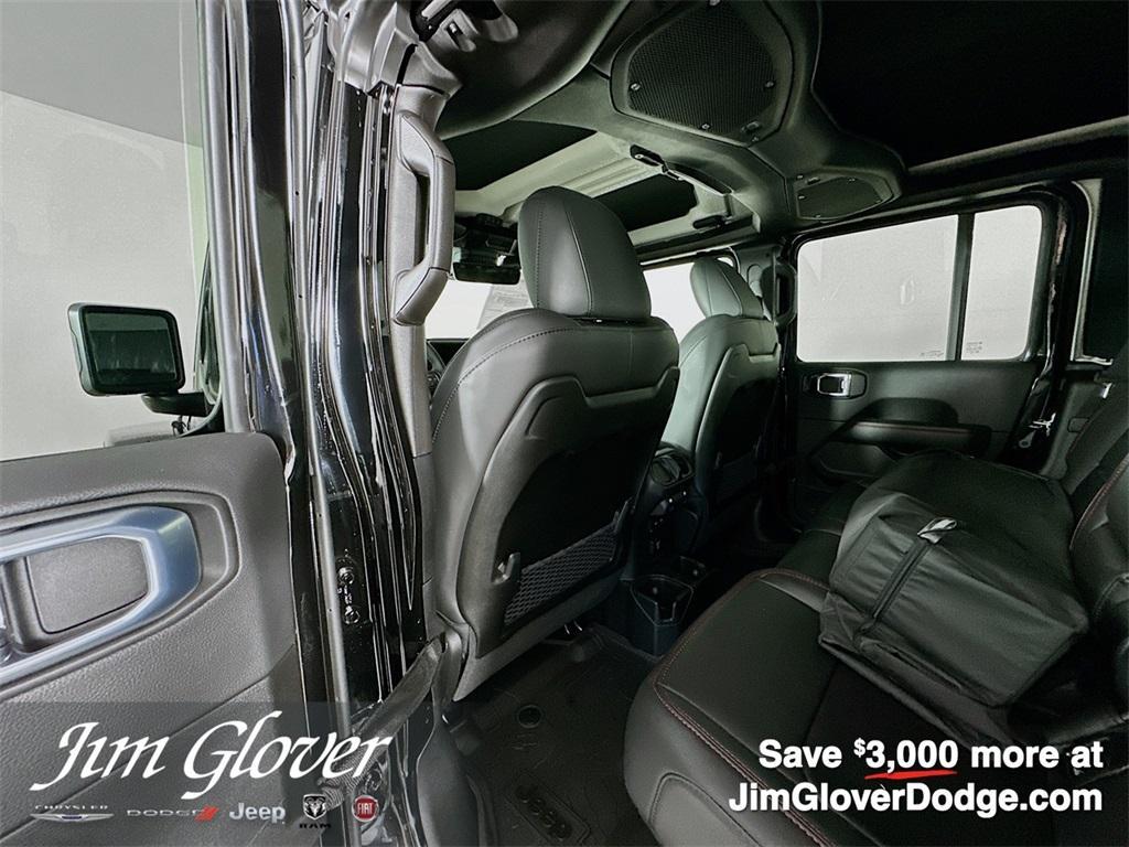 new 2025 Jeep Gladiator car, priced at $55,521