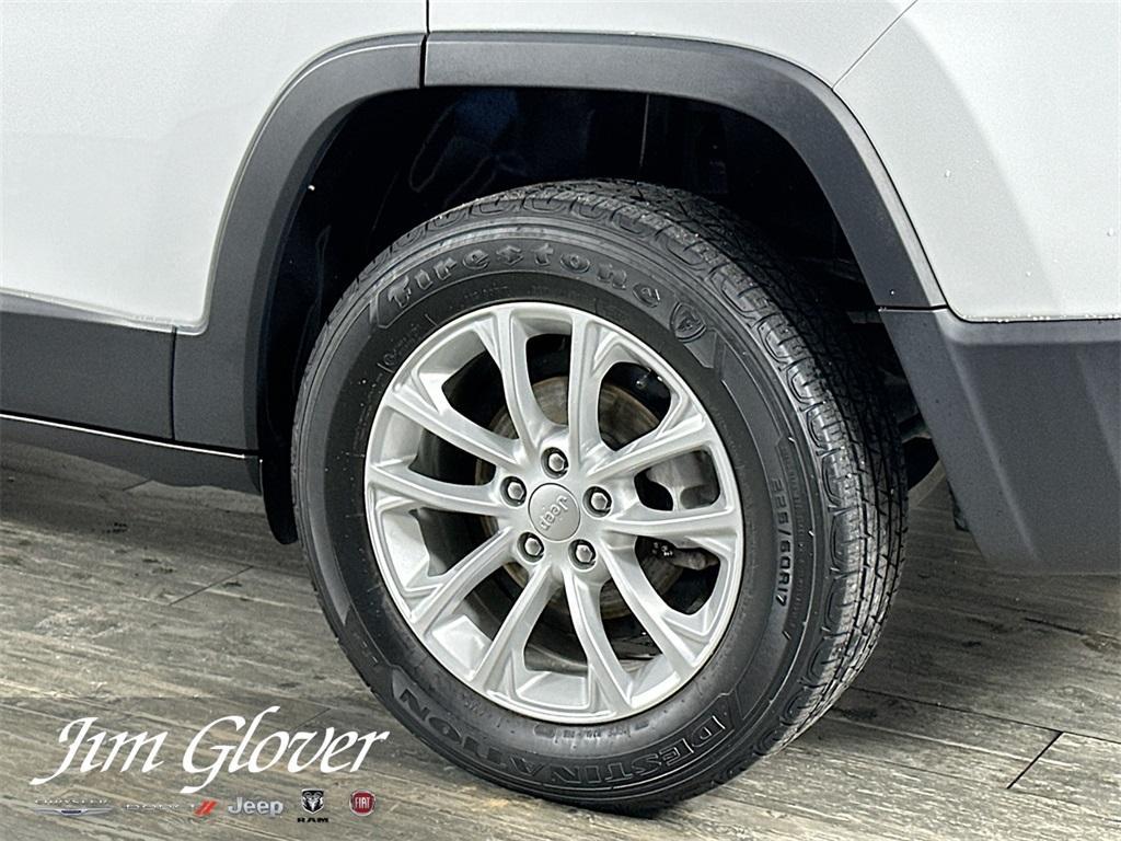 used 2020 Jeep Cherokee car, priced at $19,460