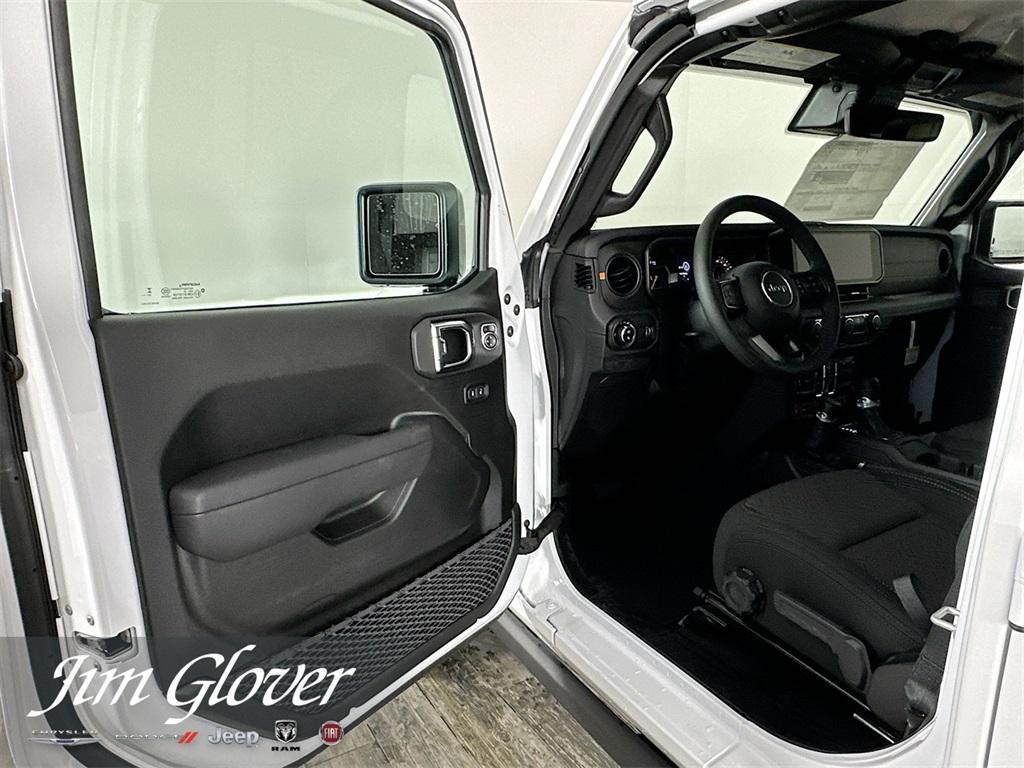 new 2025 Jeep Gladiator car, priced at $48,008