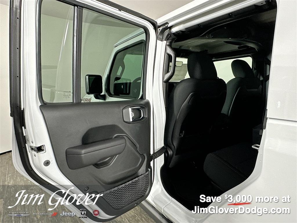 new 2025 Jeep Gladiator car, priced at $51,617