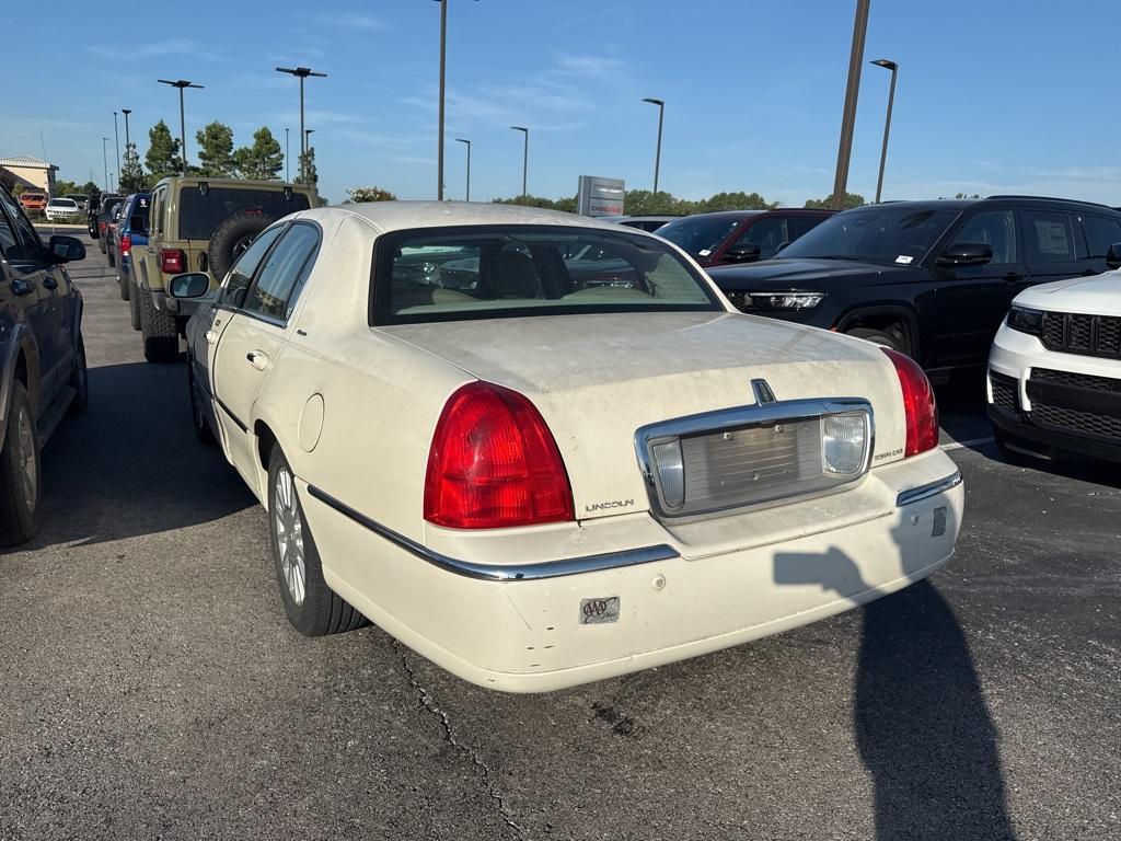 used 2004 Lincoln Town Car car