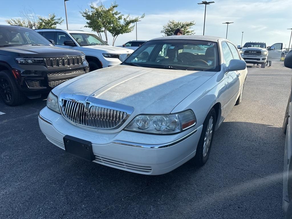 used 2004 Lincoln Town Car car