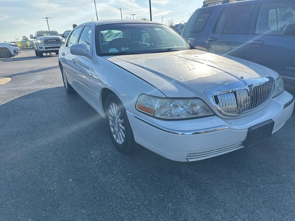 used 2004 Lincoln Town Car car