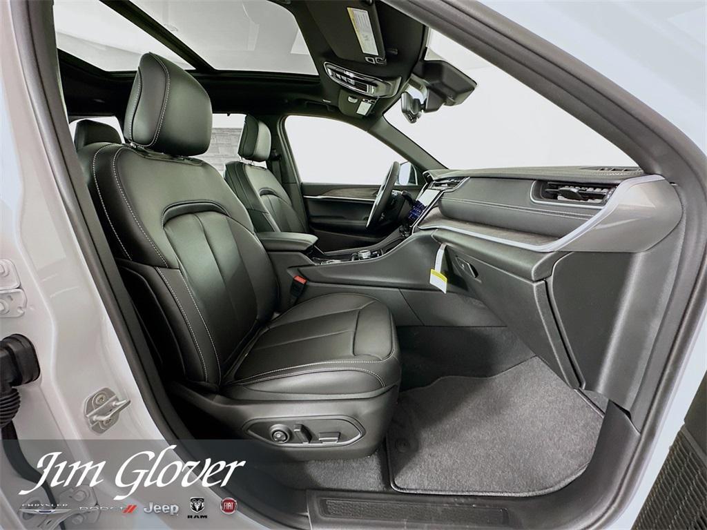 new 2025 Jeep Grand Cherokee car, priced at $46,094