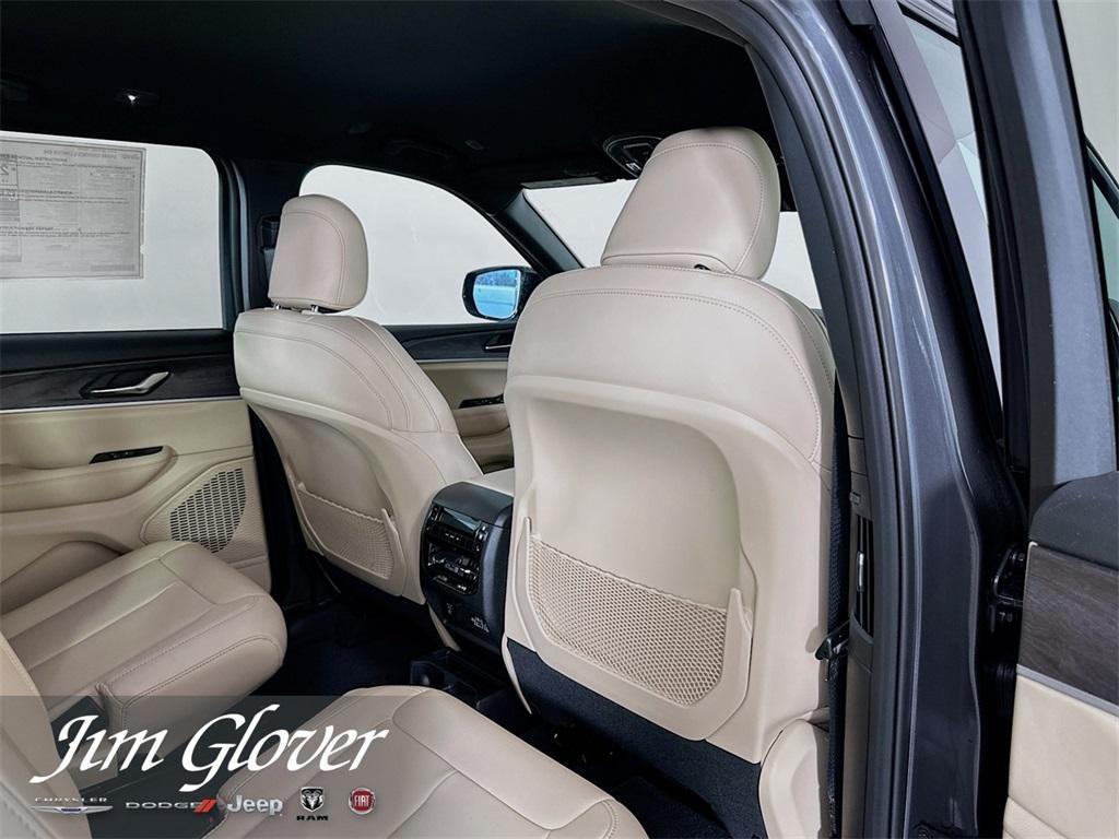 new 2025 Jeep Grand Cherokee L car, priced at $45,882