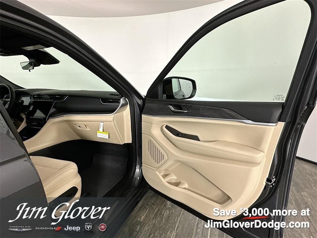 new 2025 Jeep Grand Cherokee L car, priced at $46,046