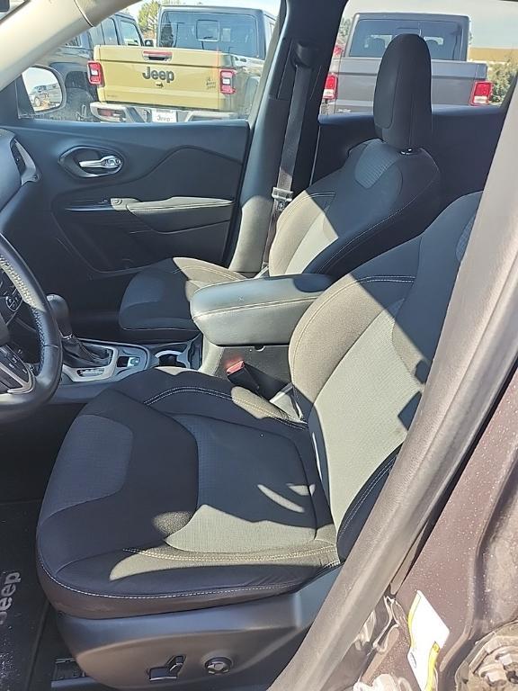 used 2015 Jeep Cherokee car, priced at $10,579