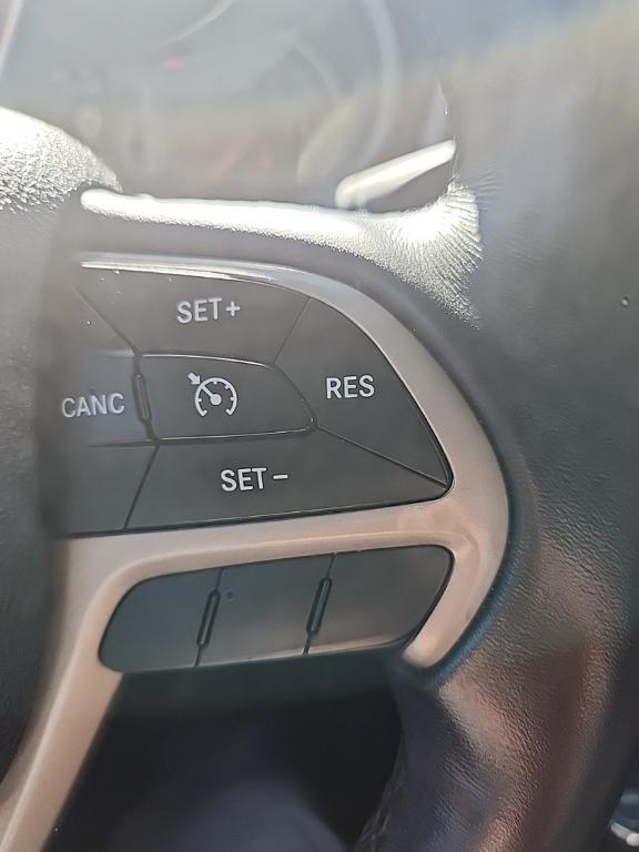used 2015 Jeep Cherokee car, priced at $10,579