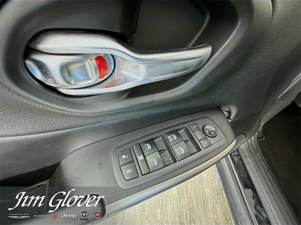 used 2019 Jeep Cherokee car, priced at $15,019