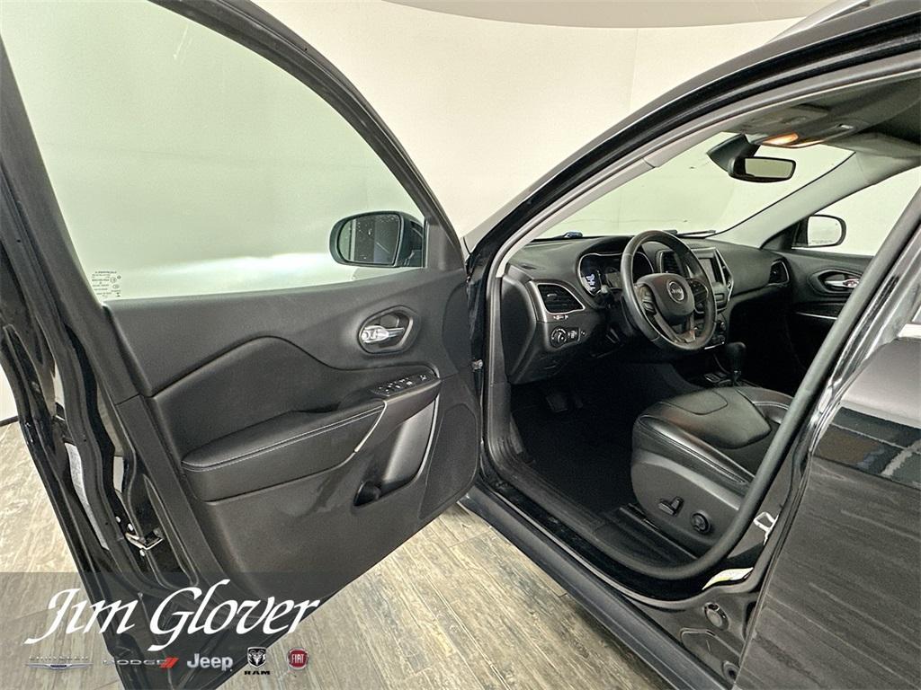 used 2019 Jeep Cherokee car, priced at $15,019