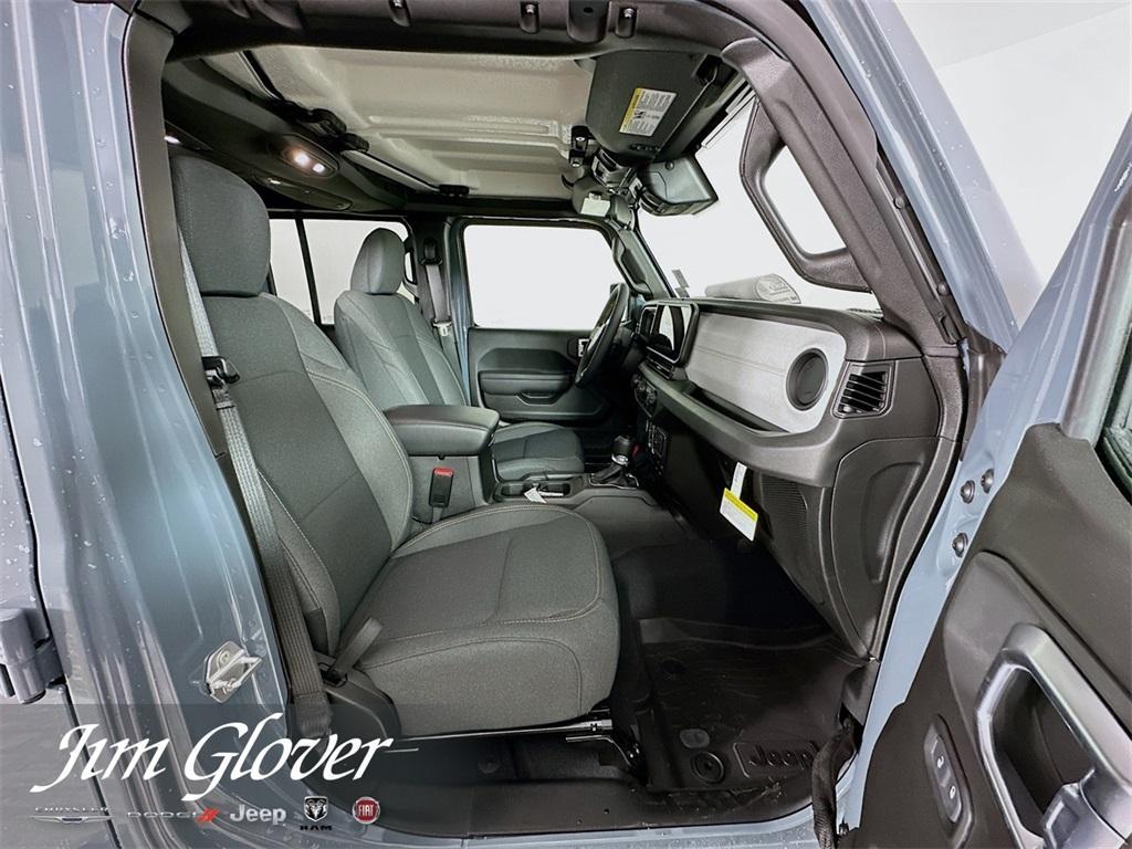 new 2025 Jeep Gladiator car, priced at $40,739