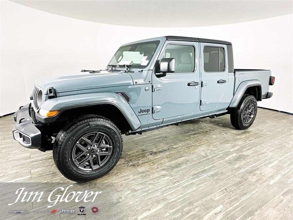 new 2025 Jeep Gladiator car, priced at $40,739