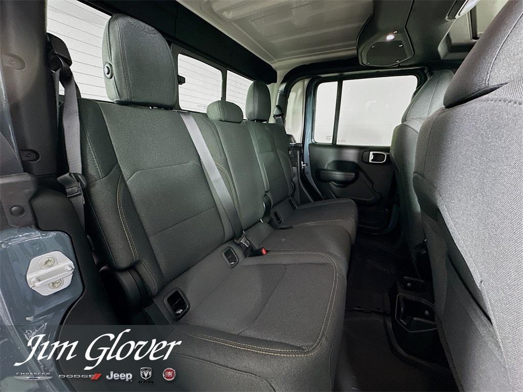 new 2025 Jeep Gladiator car, priced at $40,739
