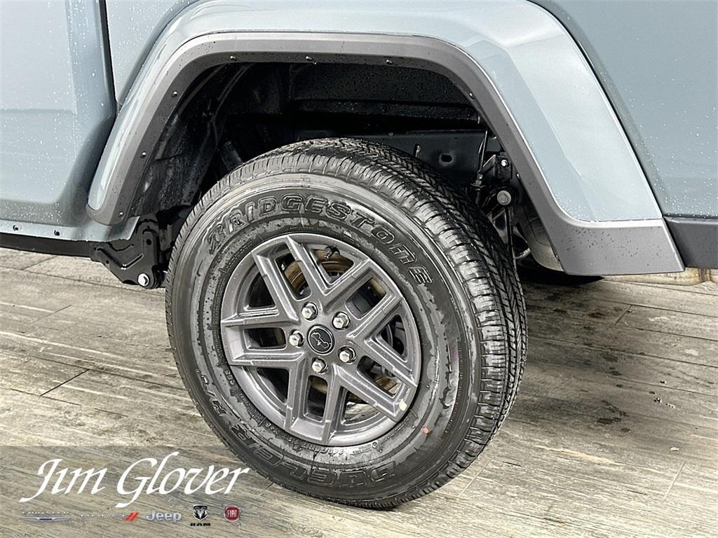 new 2025 Jeep Gladiator car, priced at $40,739
