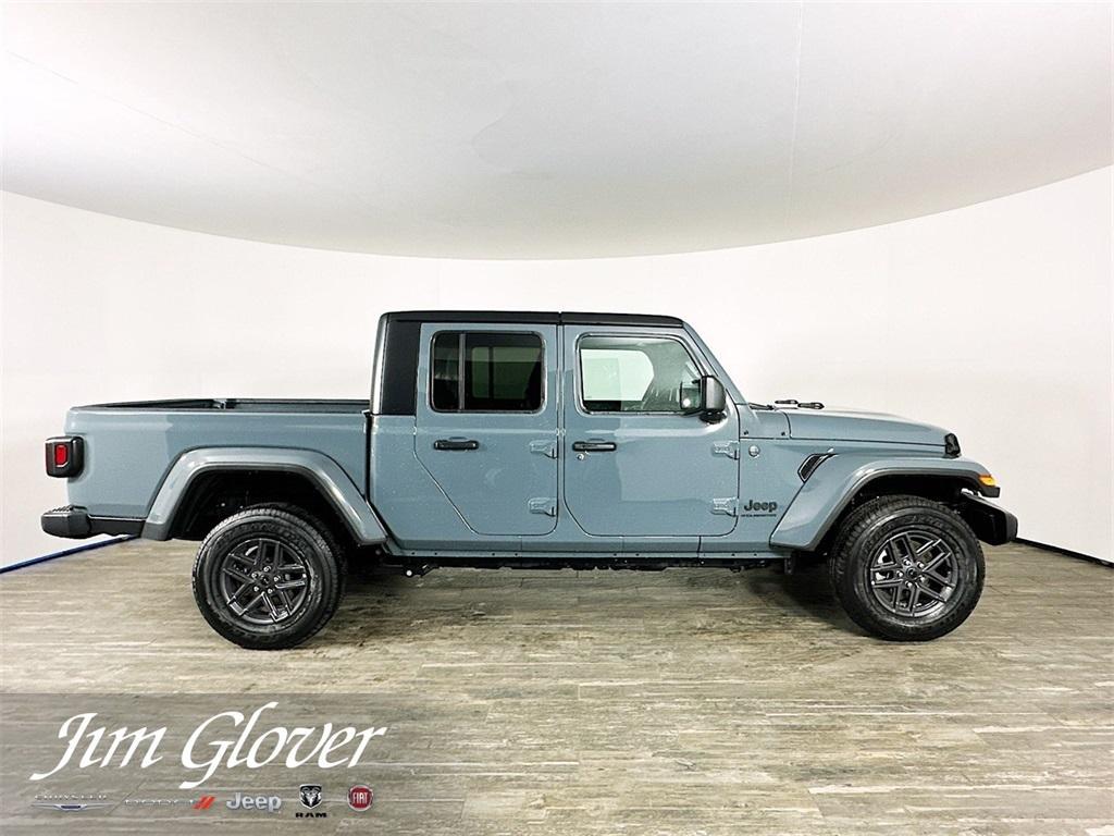 new 2025 Jeep Gladiator car, priced at $40,739