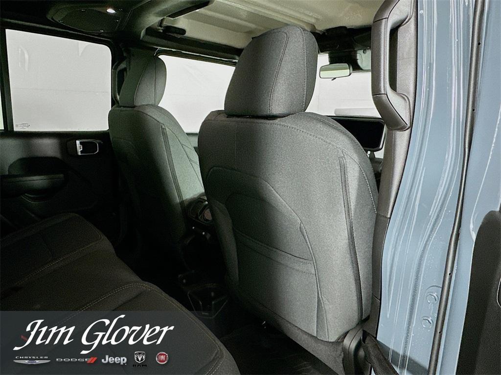 new 2025 Jeep Gladiator car, priced at $40,739