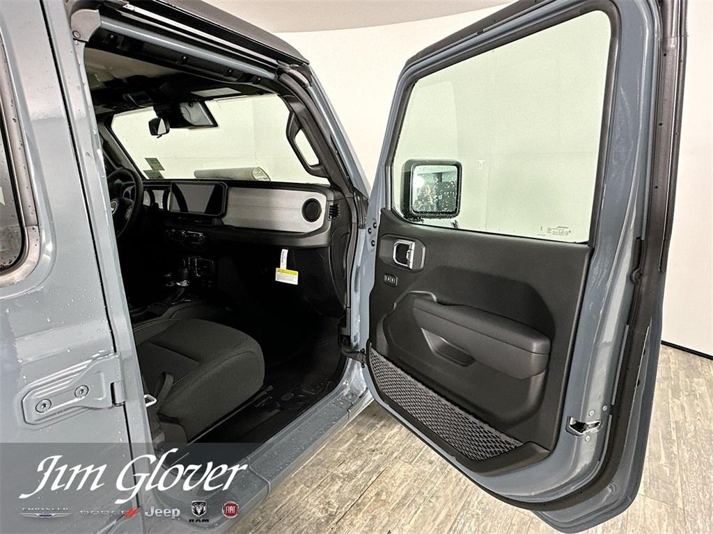 new 2025 Jeep Gladiator car, priced at $40,739