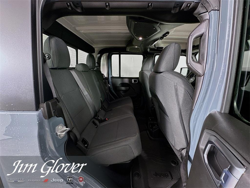 new 2025 Jeep Gladiator car, priced at $40,739