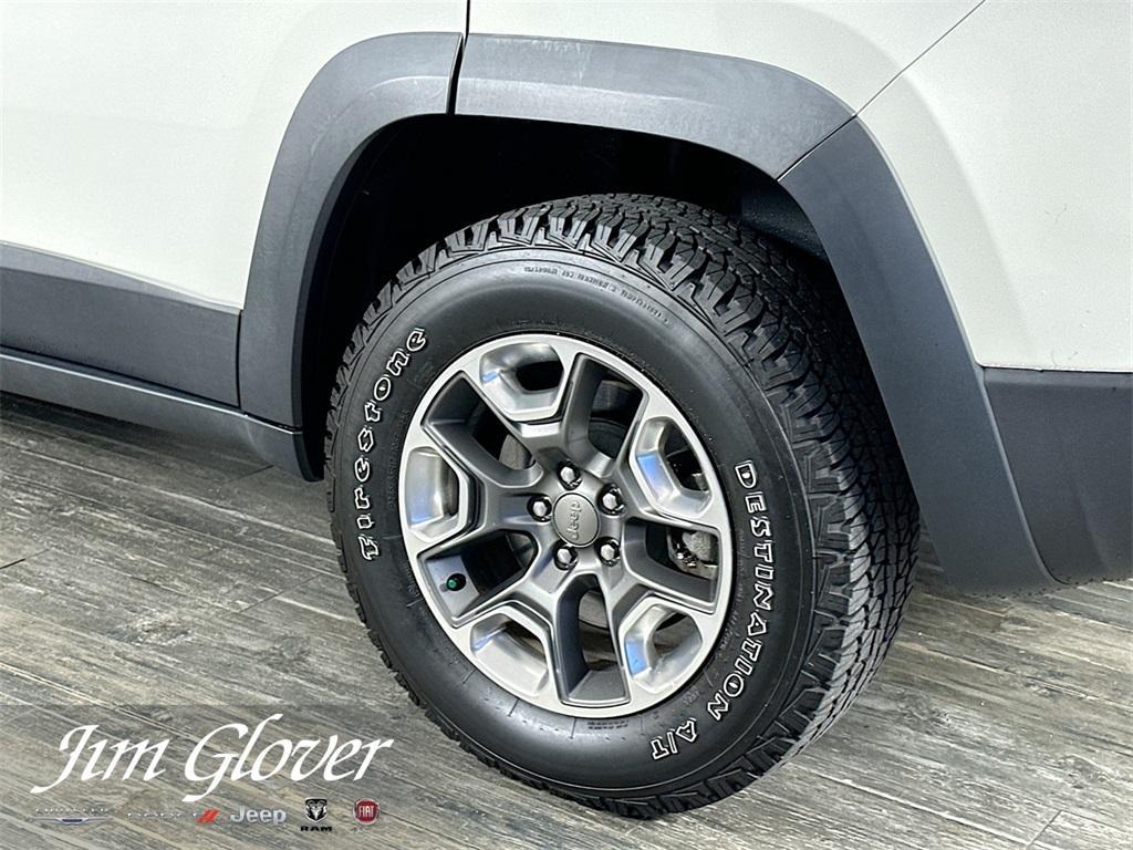 used 2019 Jeep Cherokee car, priced at $22,899