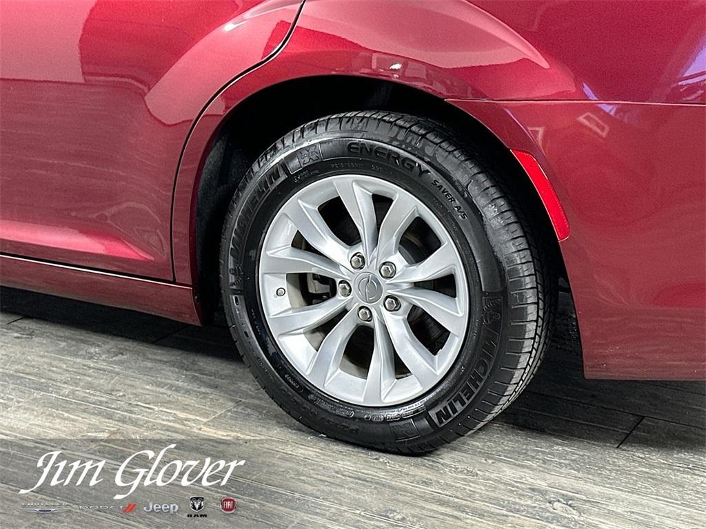 used 2023 Chrysler 300 car, priced at $28,678