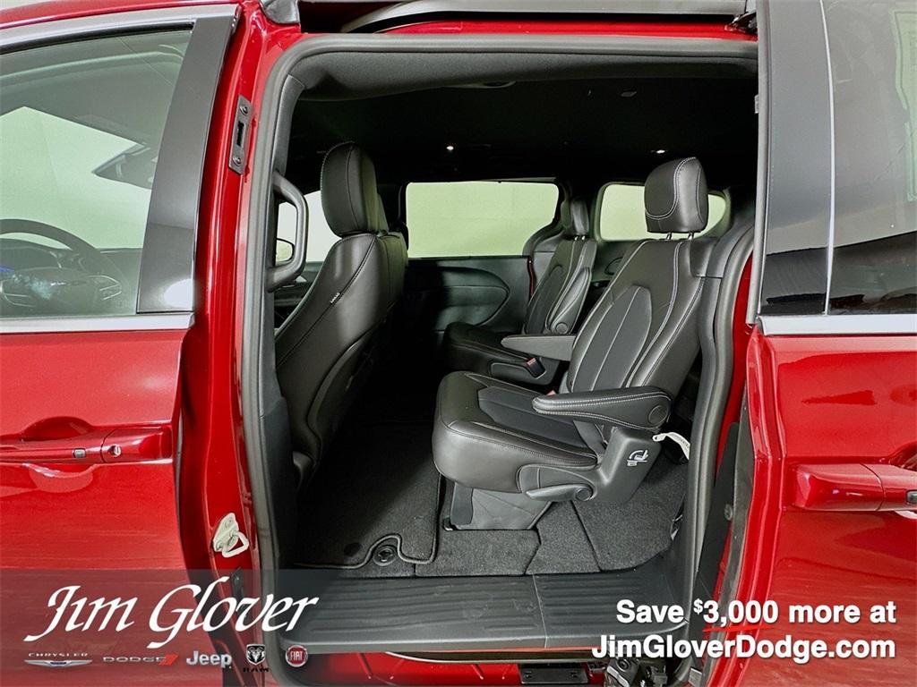 new 2026 Chrysler Pacifica car, priced at $41,434