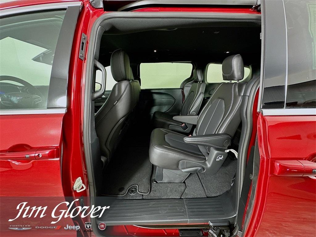 new 2026 Chrysler Pacifica car, priced at $40,377