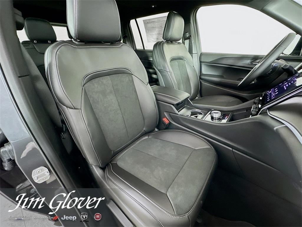 new 2025 Jeep Grand Cherokee L car, priced at $43,575