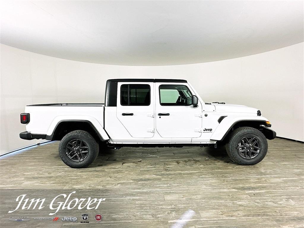 new 2025 Jeep Gladiator car, priced at $44,817