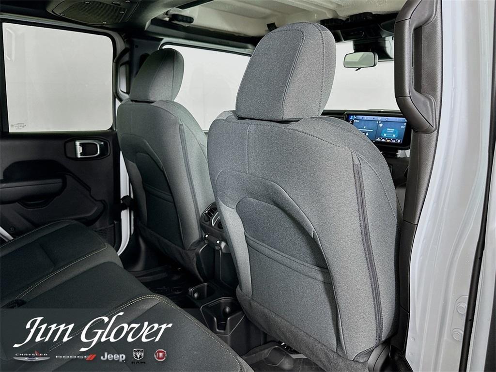 new 2025 Jeep Gladiator car, priced at $44,817