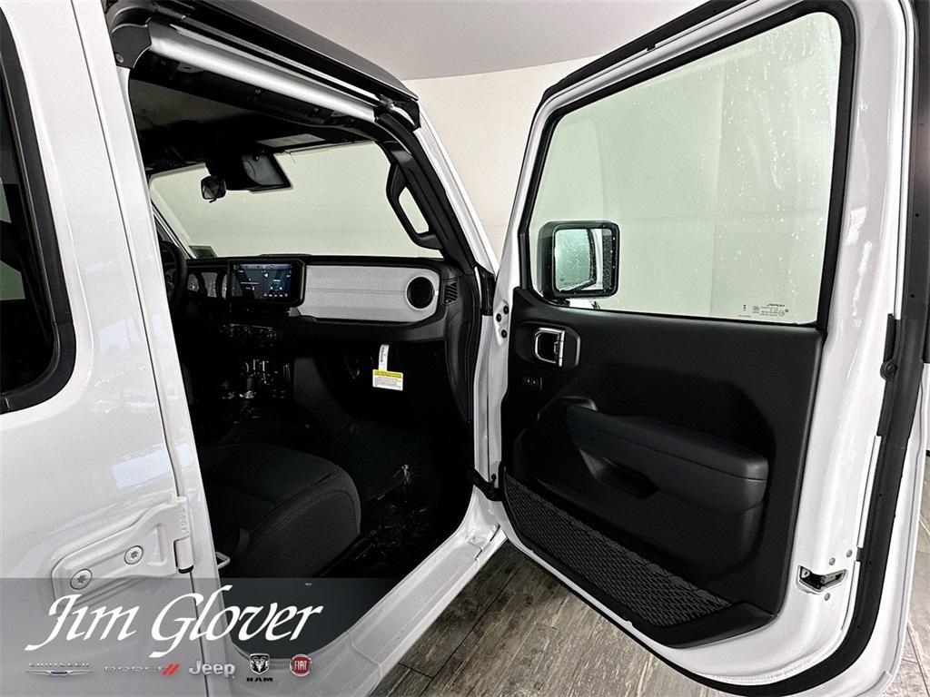 new 2025 Jeep Gladiator car, priced at $44,817