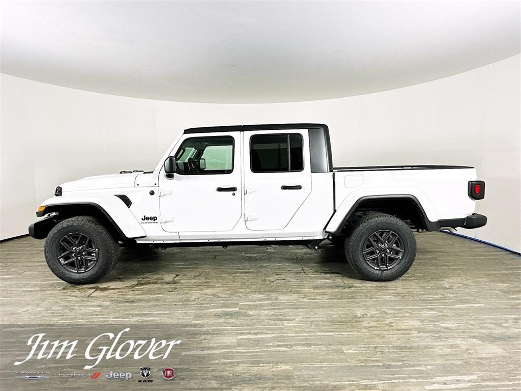 new 2025 Jeep Gladiator car, priced at $44,817
