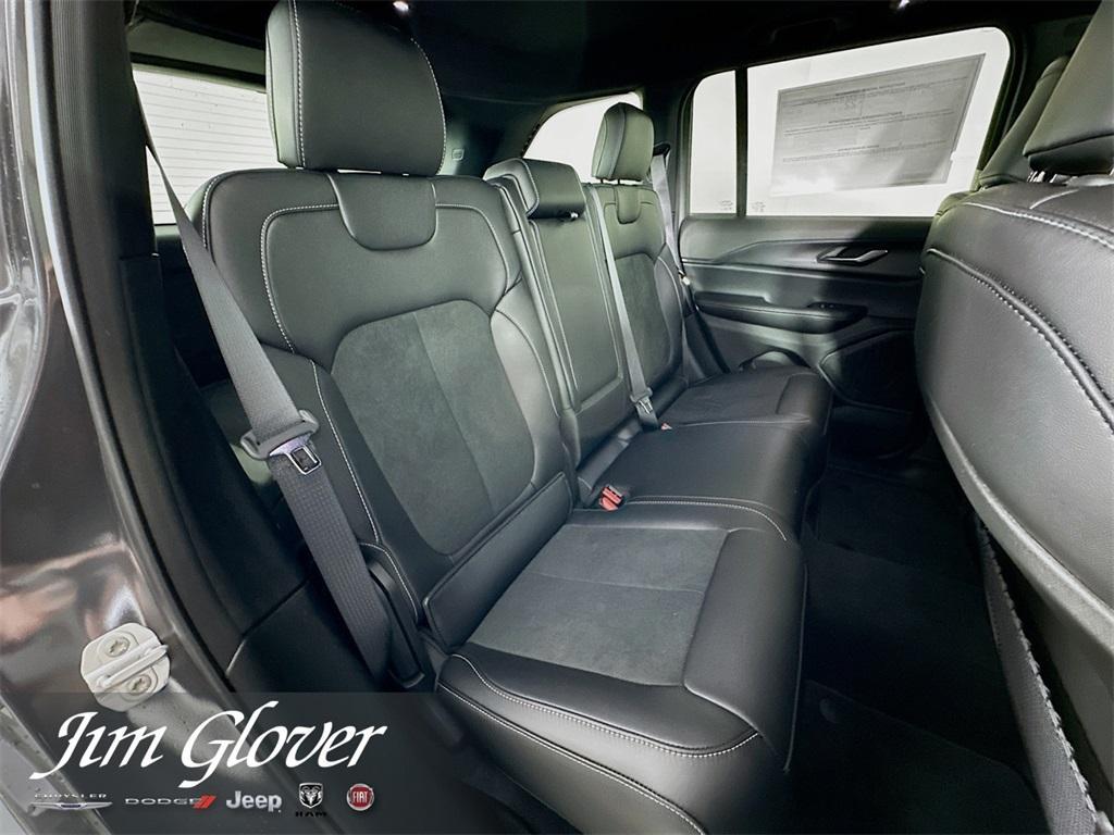 new 2025 Jeep Grand Cherokee car, priced at $41,474
