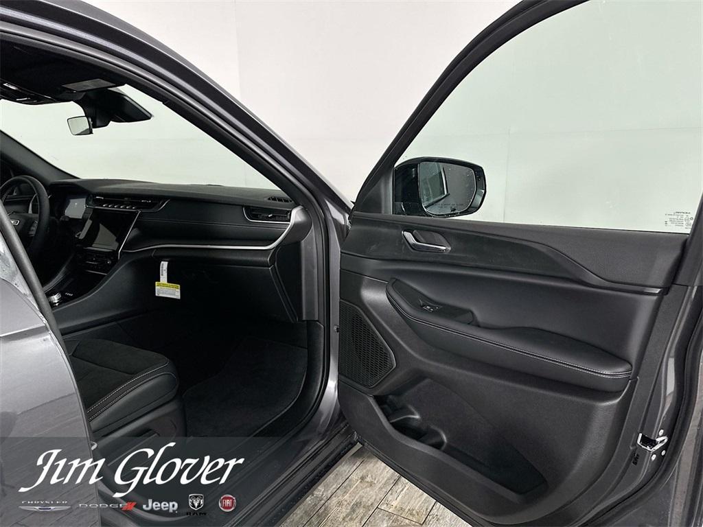 new 2025 Jeep Grand Cherokee car, priced at $41,474