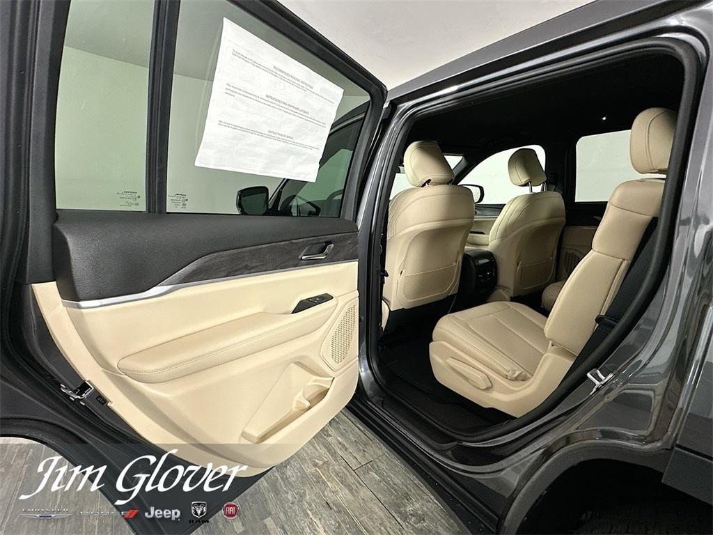 new 2025 Jeep Grand Cherokee L car, priced at $45,593