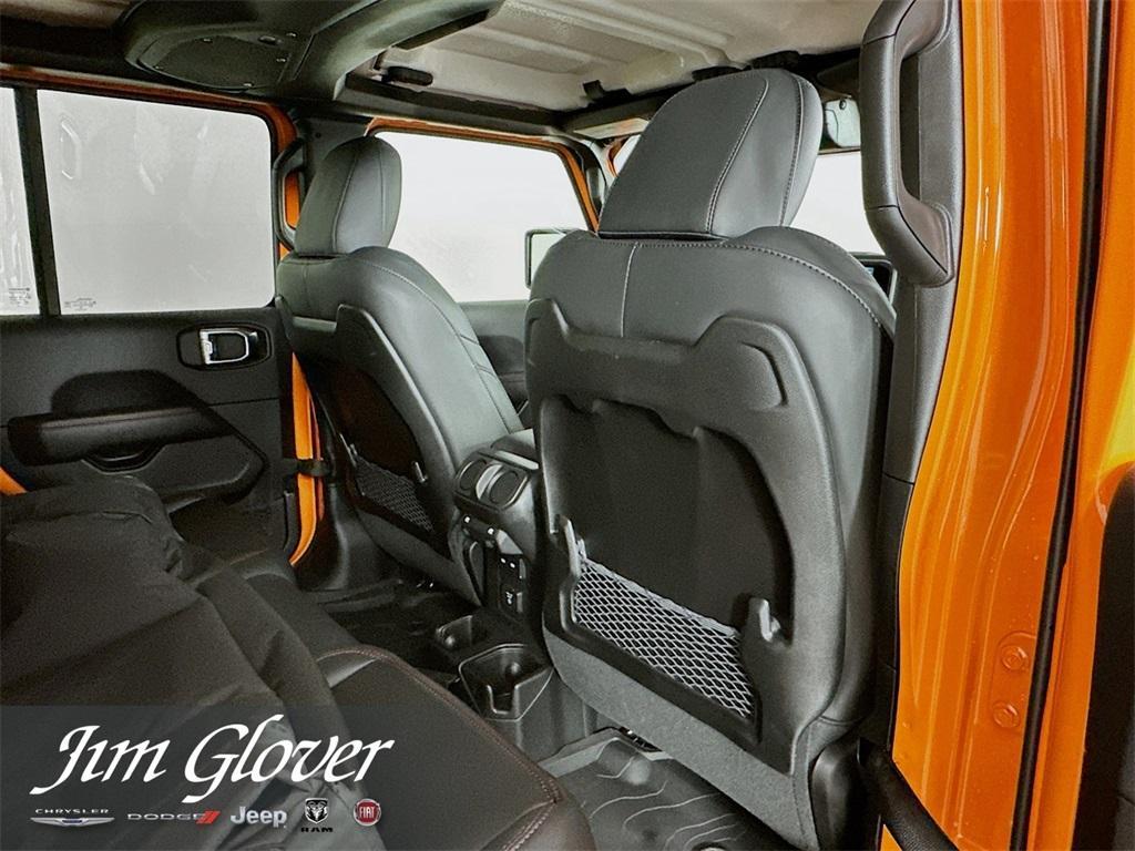 new 2025 Jeep Gladiator car, priced at $52,574