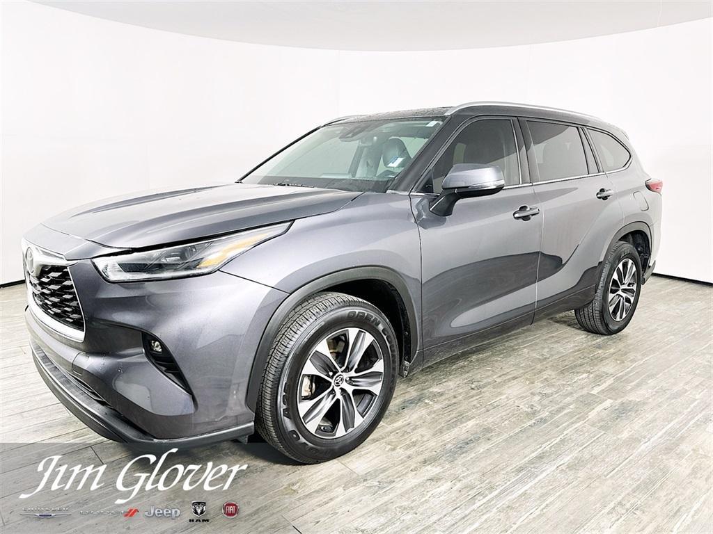 used 2021 Toyota Highlander car, priced at $27,699