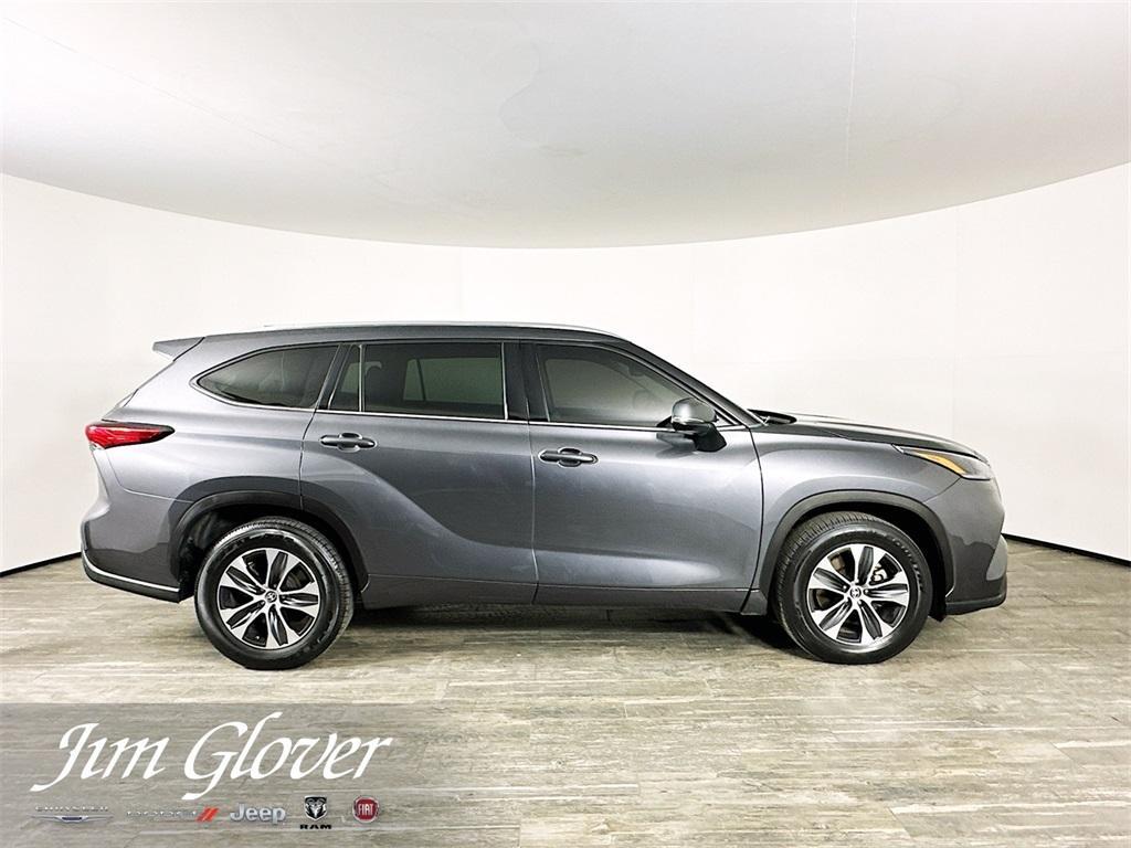 used 2021 Toyota Highlander car, priced at $27,699