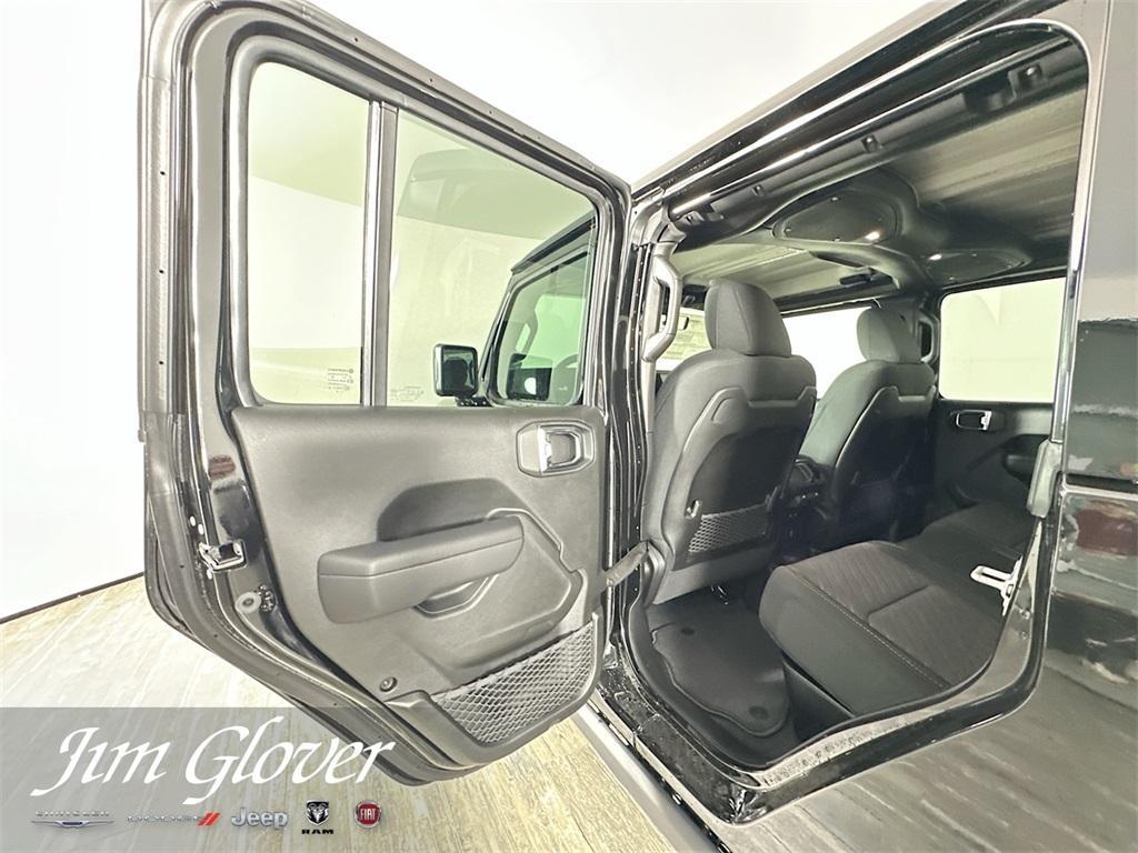 new 2025 Jeep Gladiator car, priced at $52,153