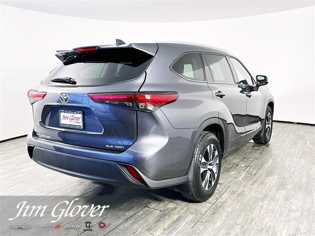 used 2022 Toyota Highlander car, priced at $38,994