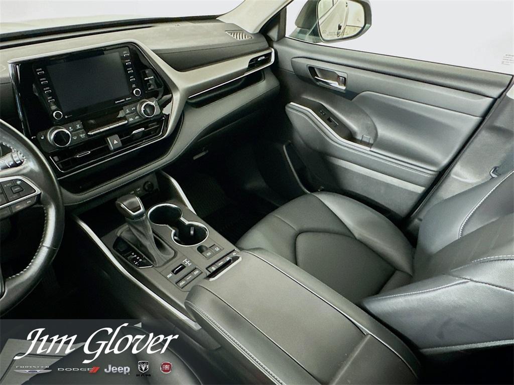 used 2022 Toyota Highlander car, priced at $38,994