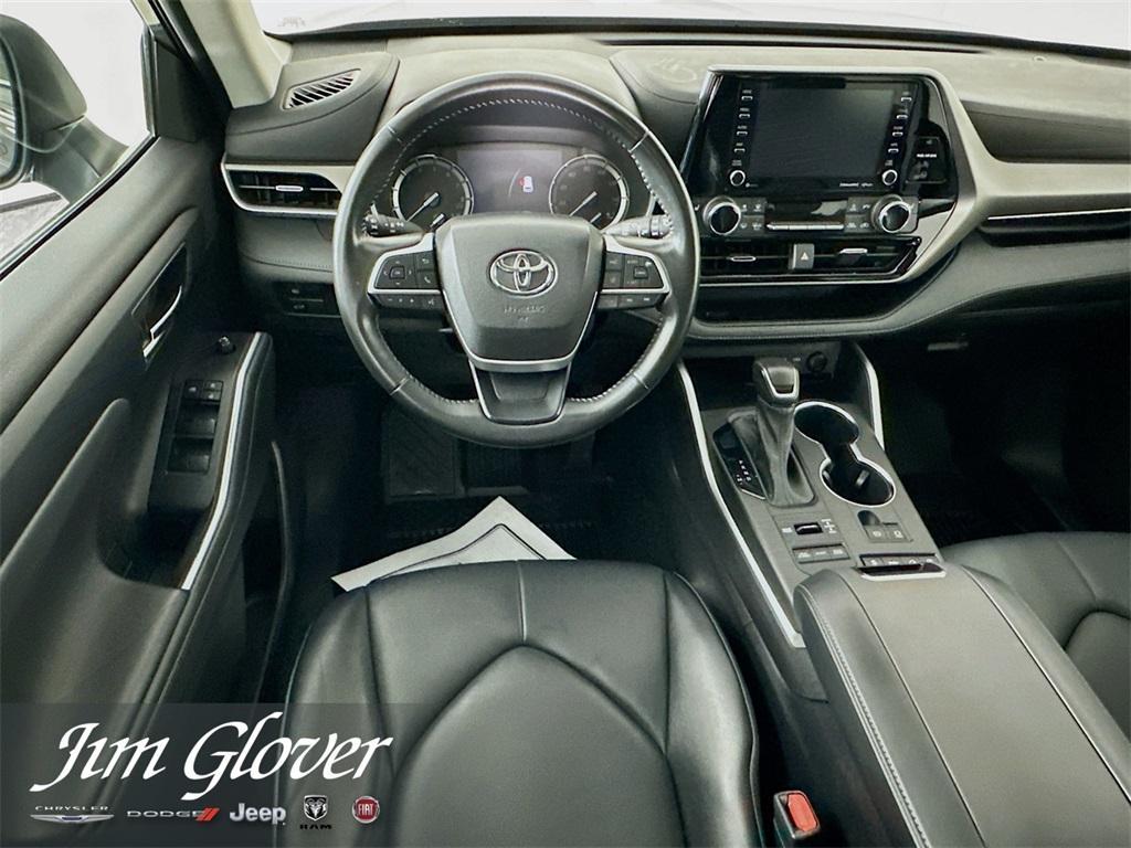 used 2022 Toyota Highlander car, priced at $38,994
