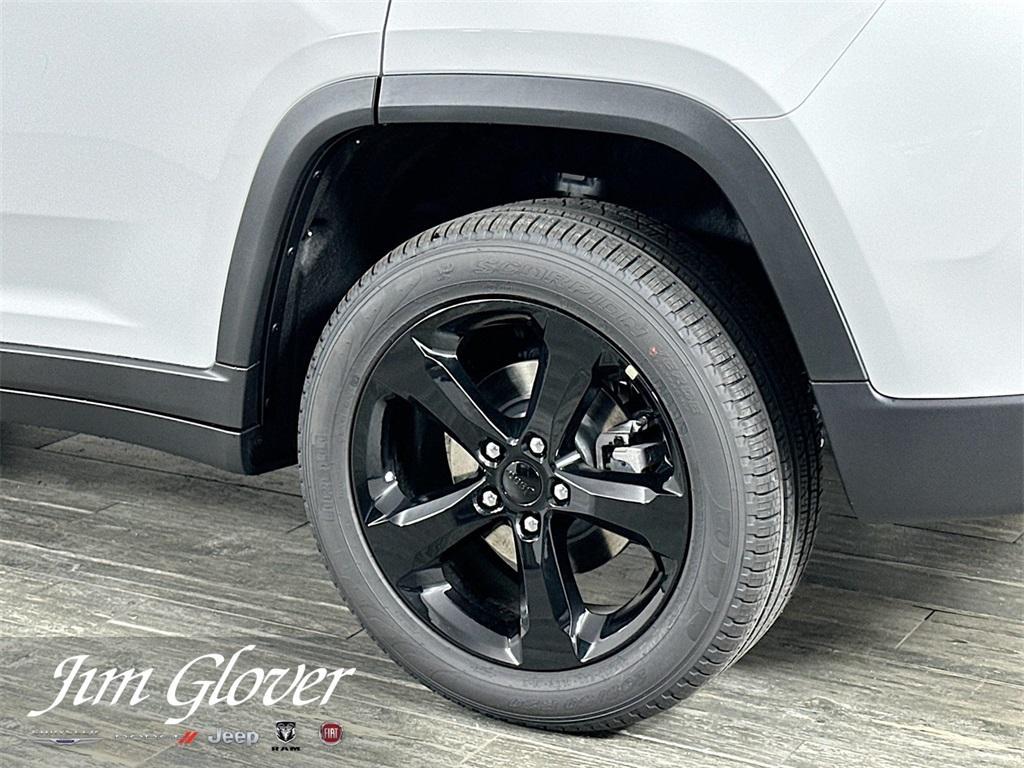 new 2025 Jeep Grand Cherokee car, priced at $45,927