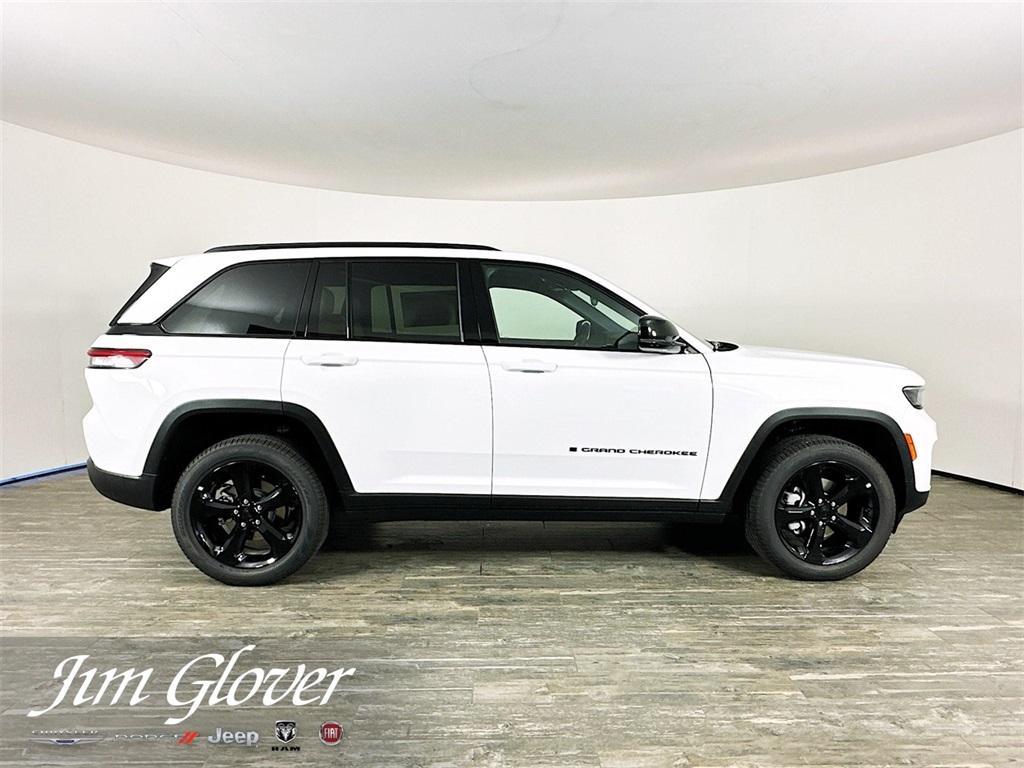 new 2025 Jeep Grand Cherokee car, priced at $45,927